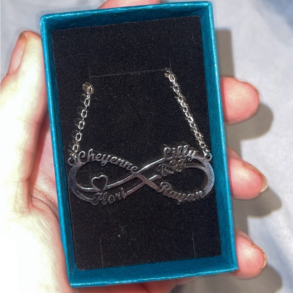 Never worn starling silver friendship necklace by Joelle Jewelry 4x